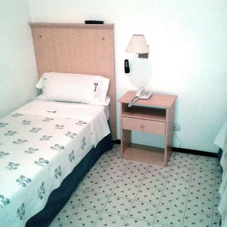 Mari Plaza Hotel ブエノスアイレス エクステリア 写真