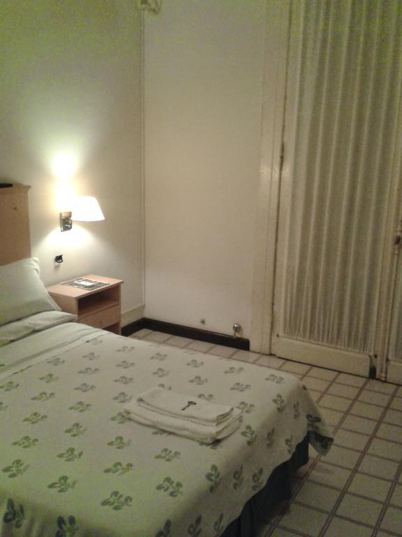 Mari Plaza Hotel ブエノスアイレス エクステリア 写真