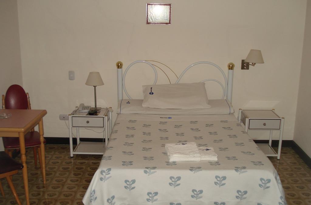 Mari Plaza Hotel ブエノスアイレス エクステリア 写真